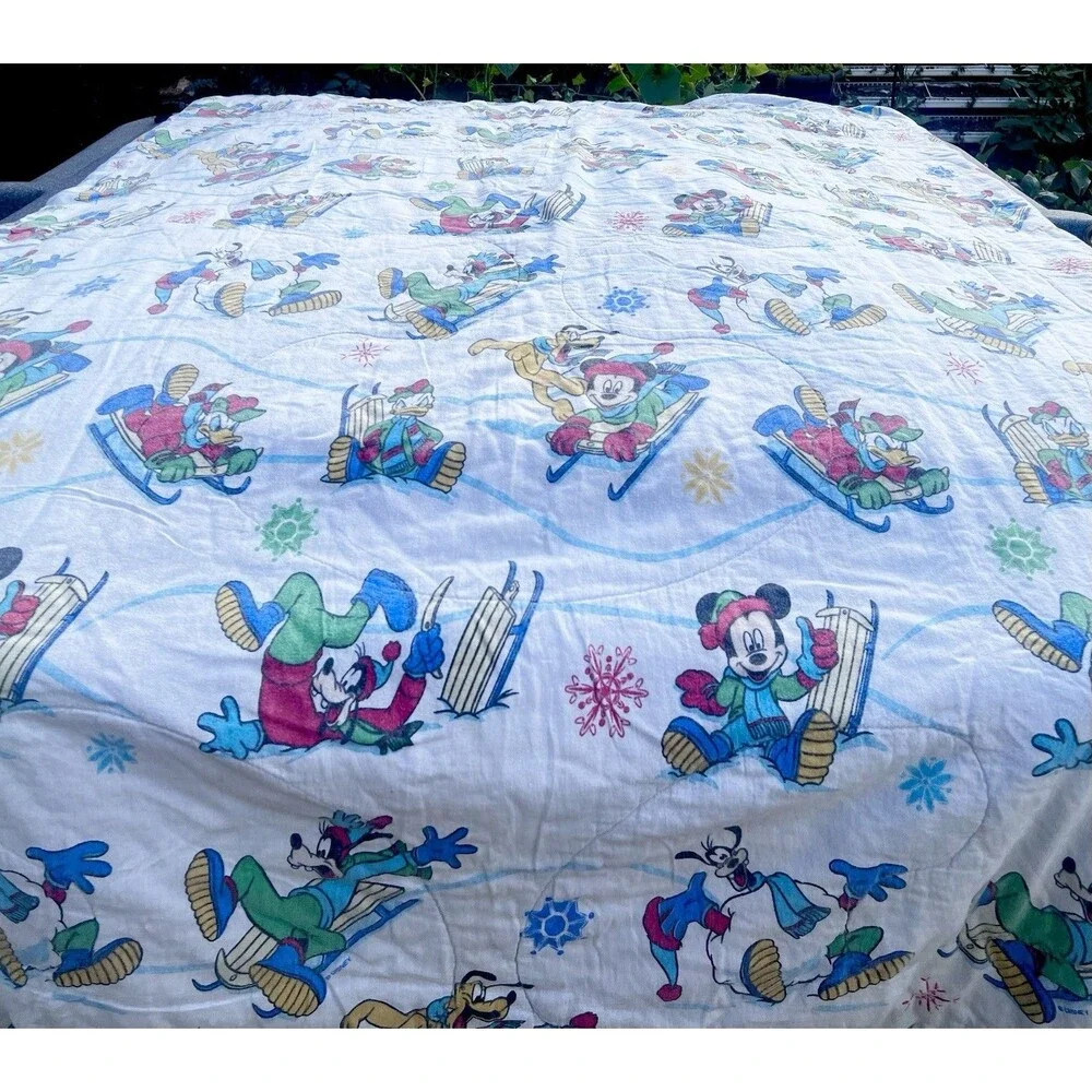 1980s Vintage Disney Mickey & Friends Winter Twin Comforter Bedspread Official